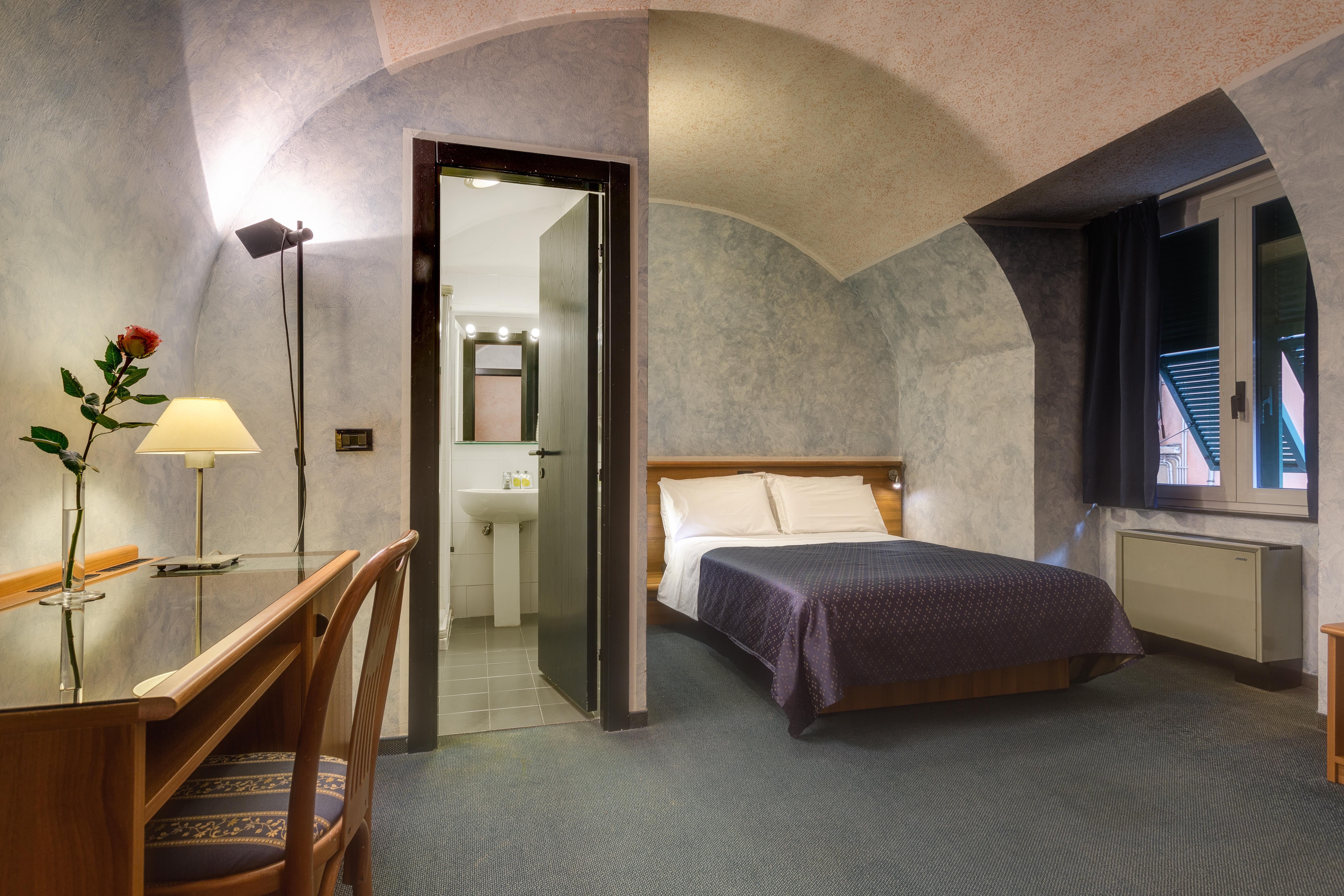 Hotel Europa Генуя Экстерьер фото