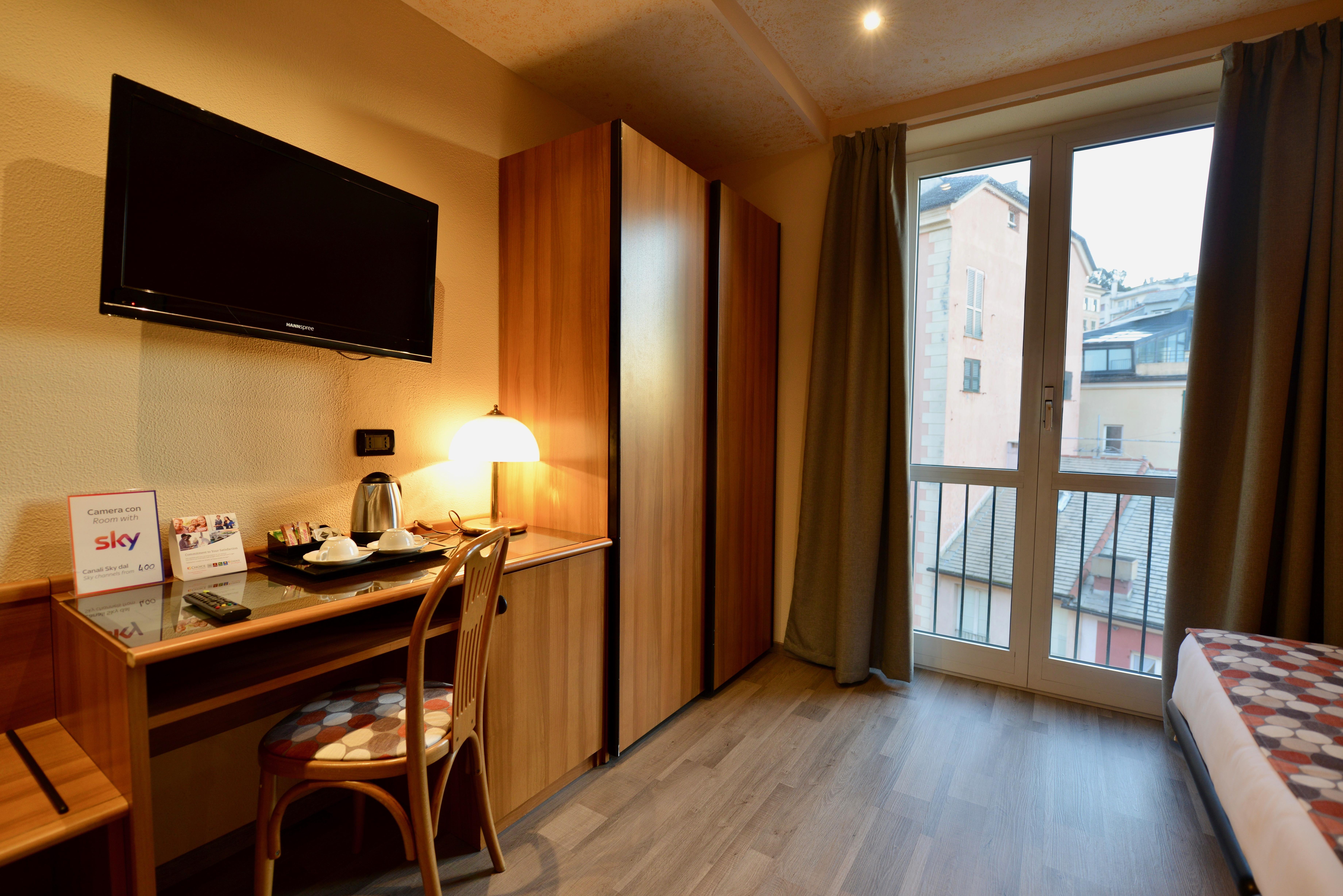 Hotel Europa Генуя Экстерьер фото