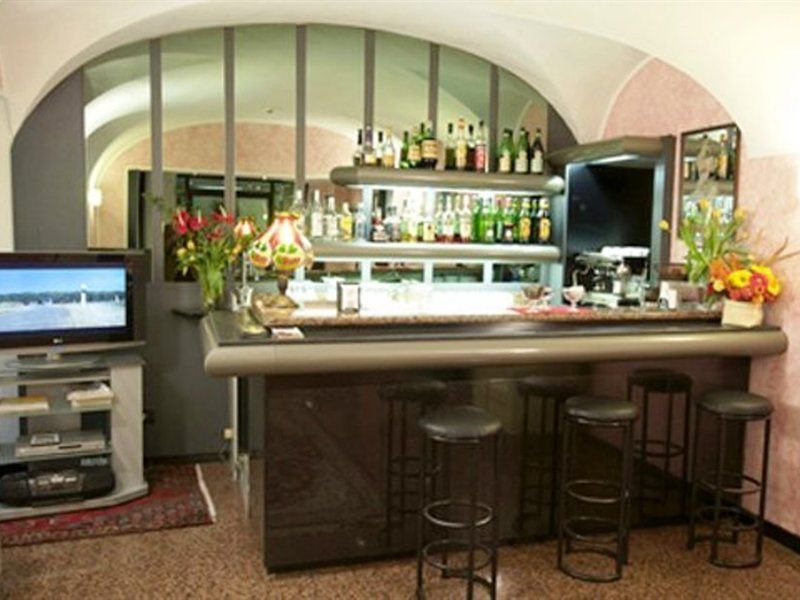 Hotel Europa Генуя Экстерьер фото
